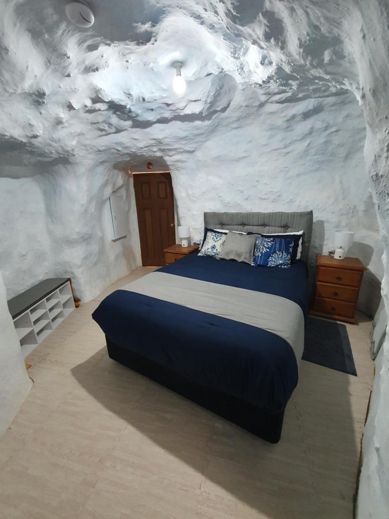 Fossickers Den Dugout Accommodation White Cliffs Exterior foto